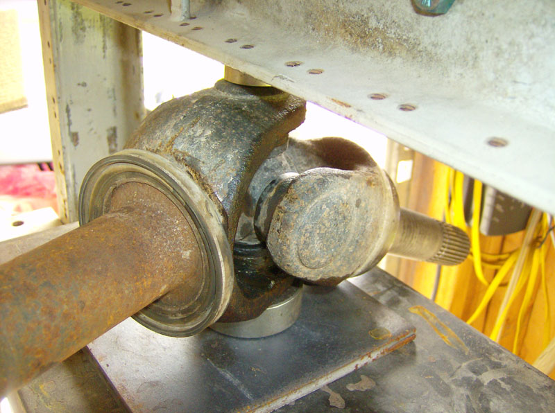 2004 F250 Front Axle UJoint Replacement